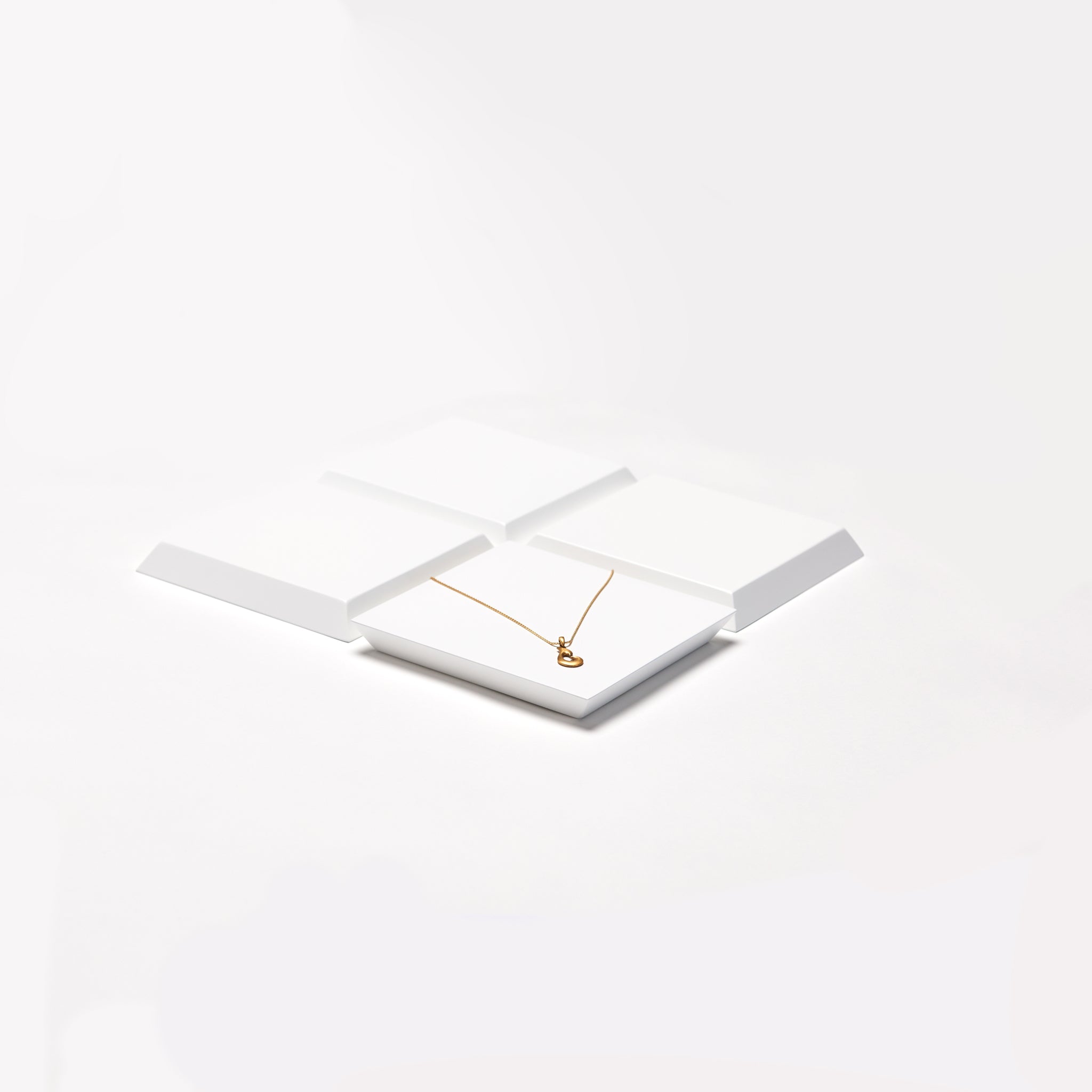 FREESTYLE BEVELED EDGE RISERS