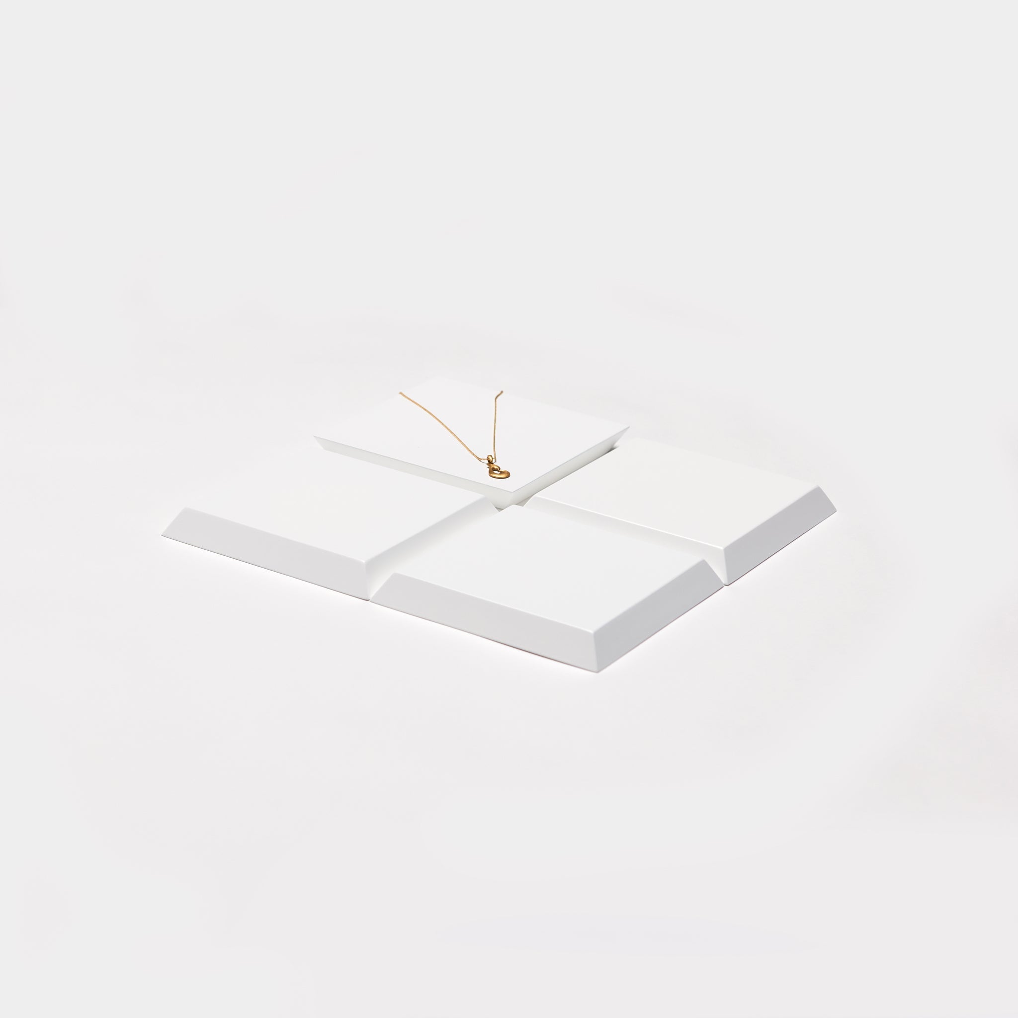 FREESTYLE BEVELED EDGE RISERS