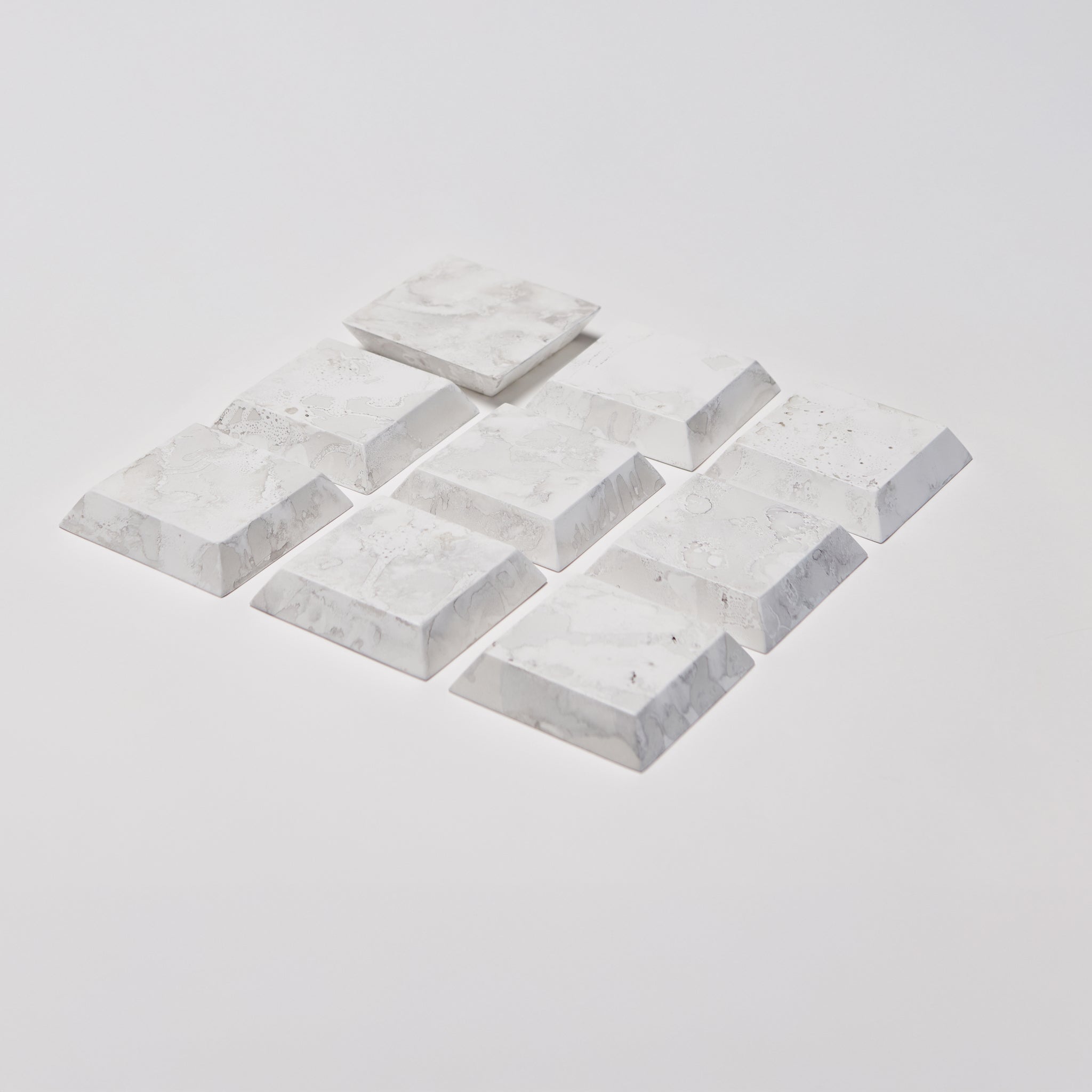 FREESTYLE BEVELED EDGE RISERS