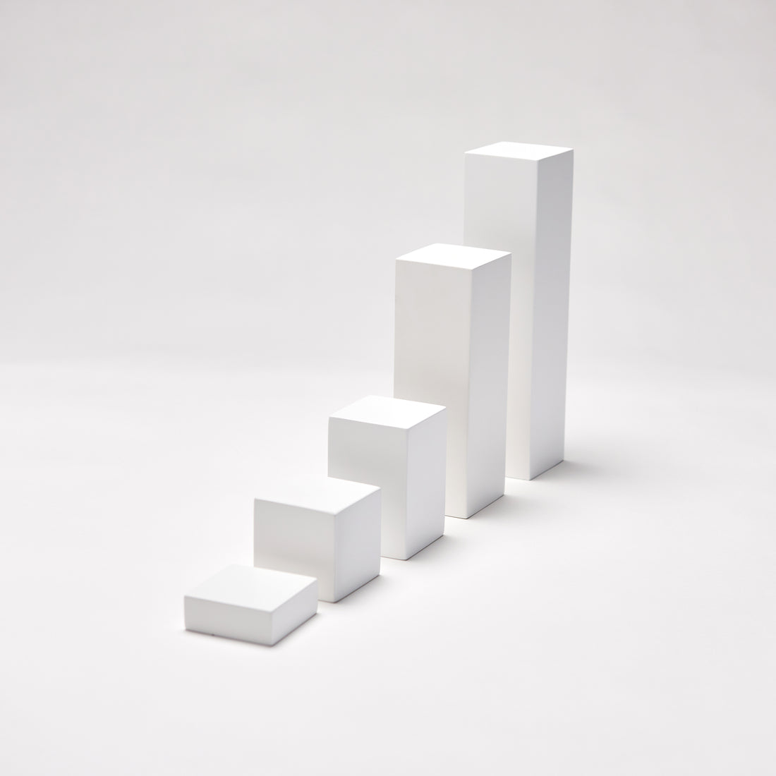 MAGNETIC SQUARE DISPLAY TOWER