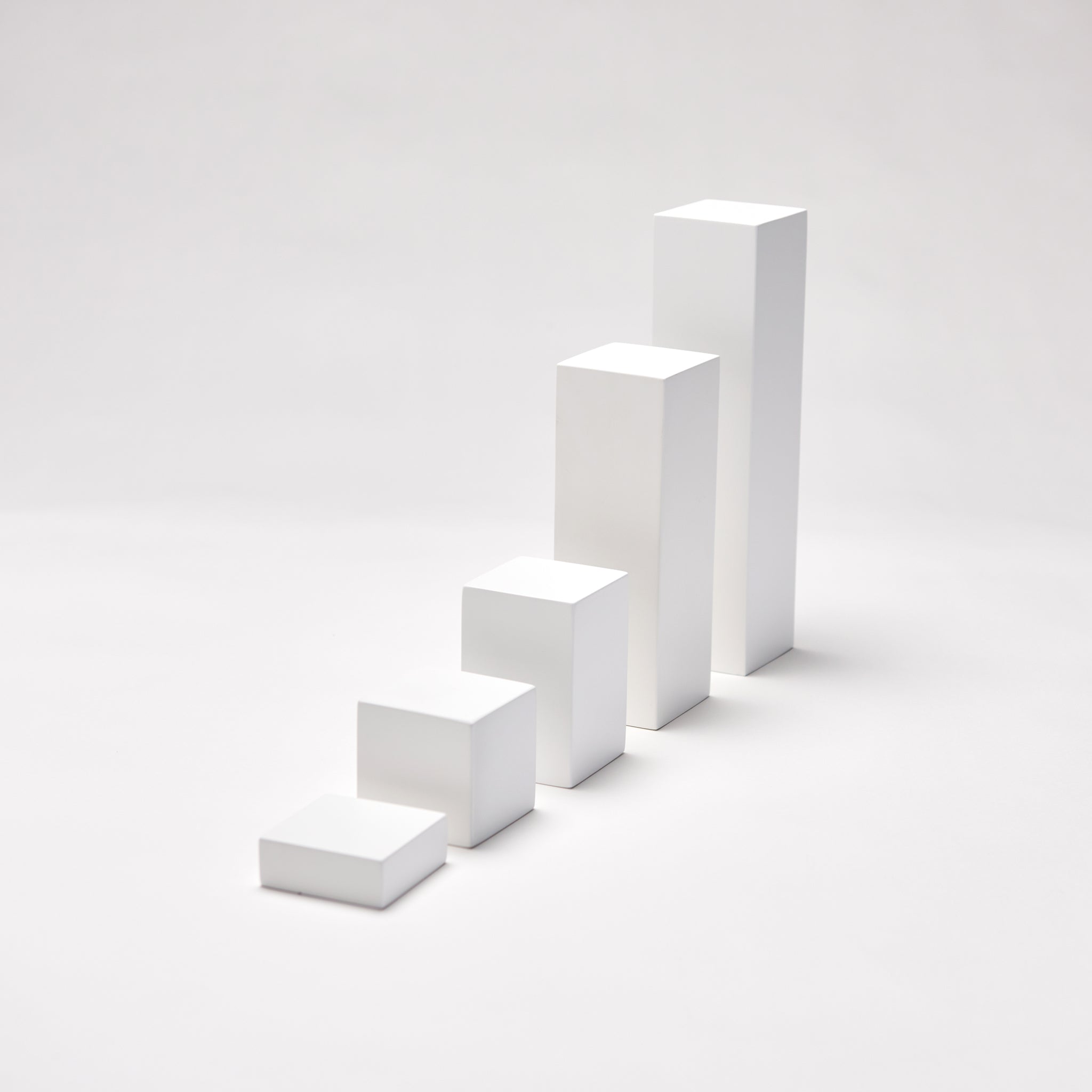 MAGNETIC SQUARE DISPLAY TOWER