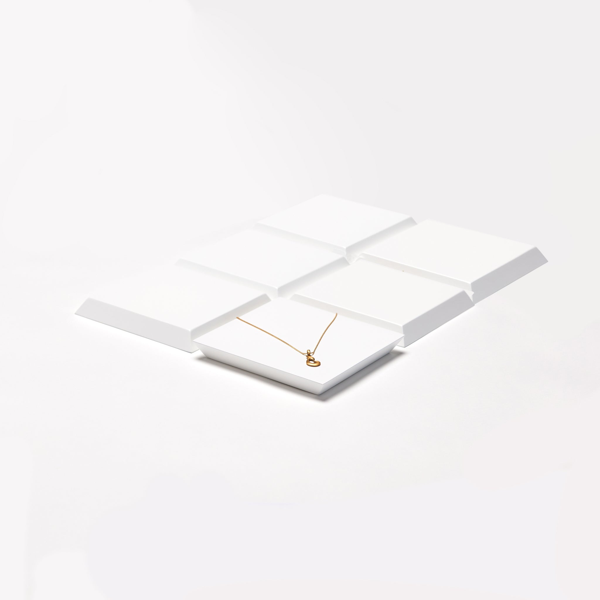 FREESTYLE BEVELED EDGE RISERS