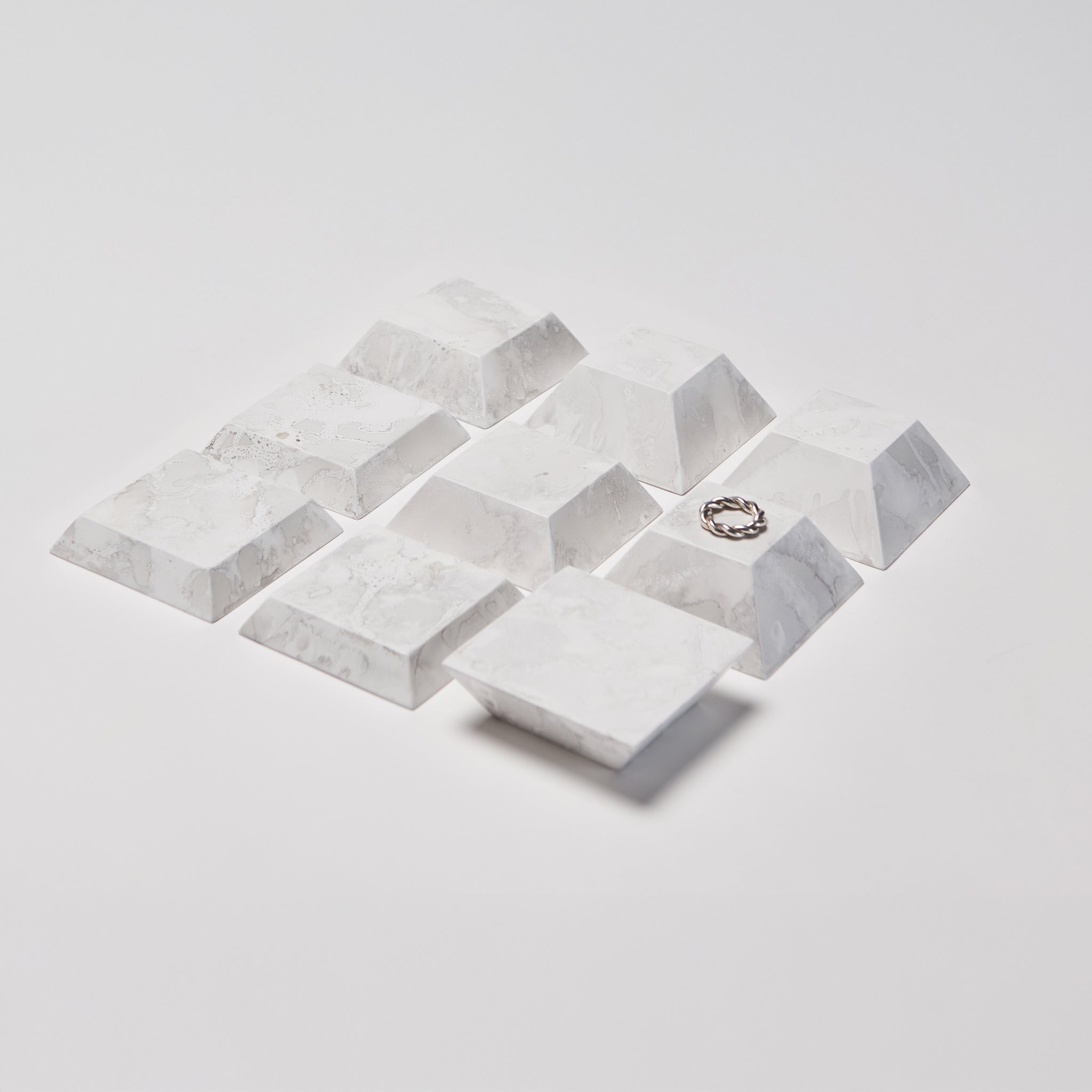 BEVEL EDGE MODULAR SQUARE RISER