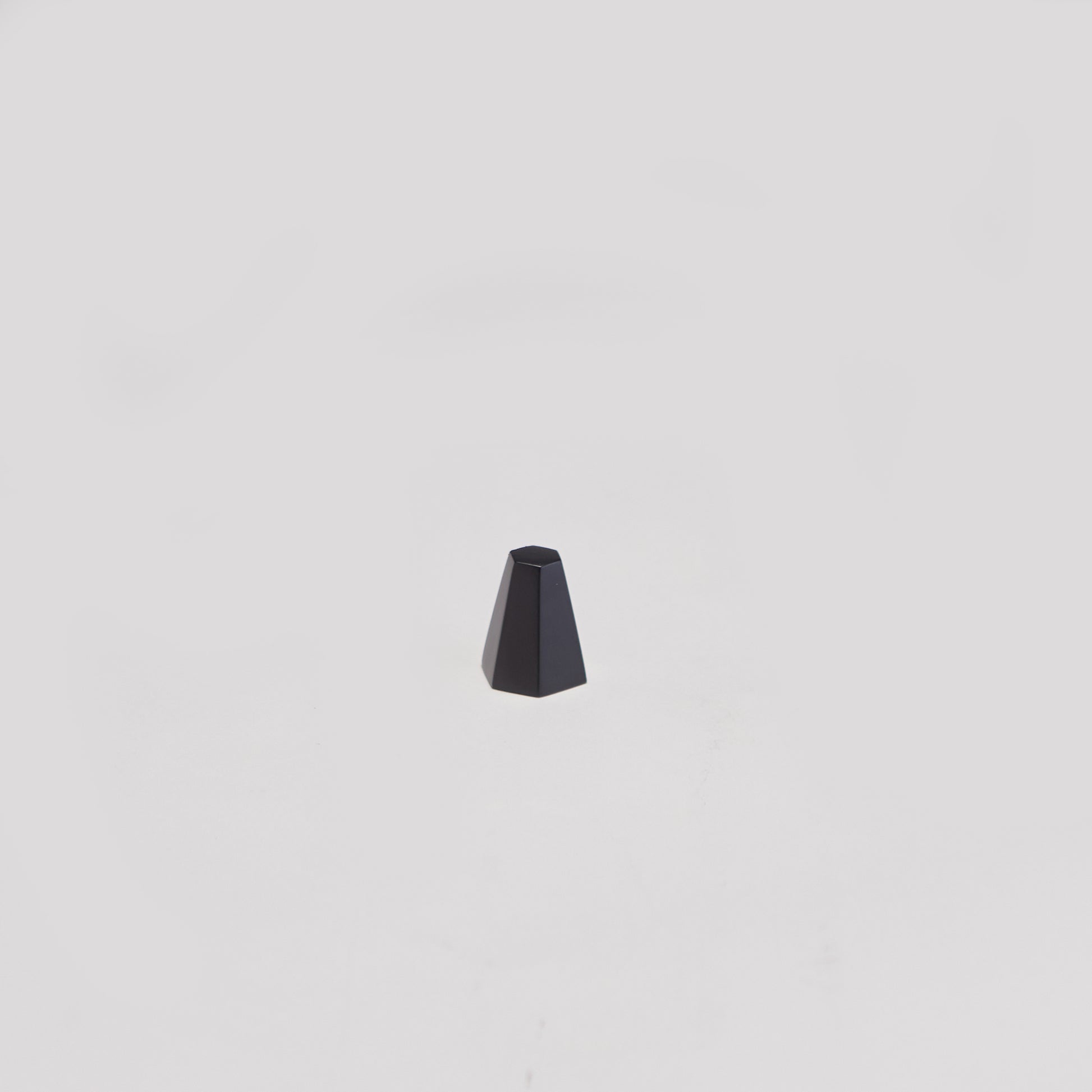 dfb9017b-6266-441a-9e71-07ff1c67a801/MDF_Hexagonal_Ring_Display_S_-_Black.jpg