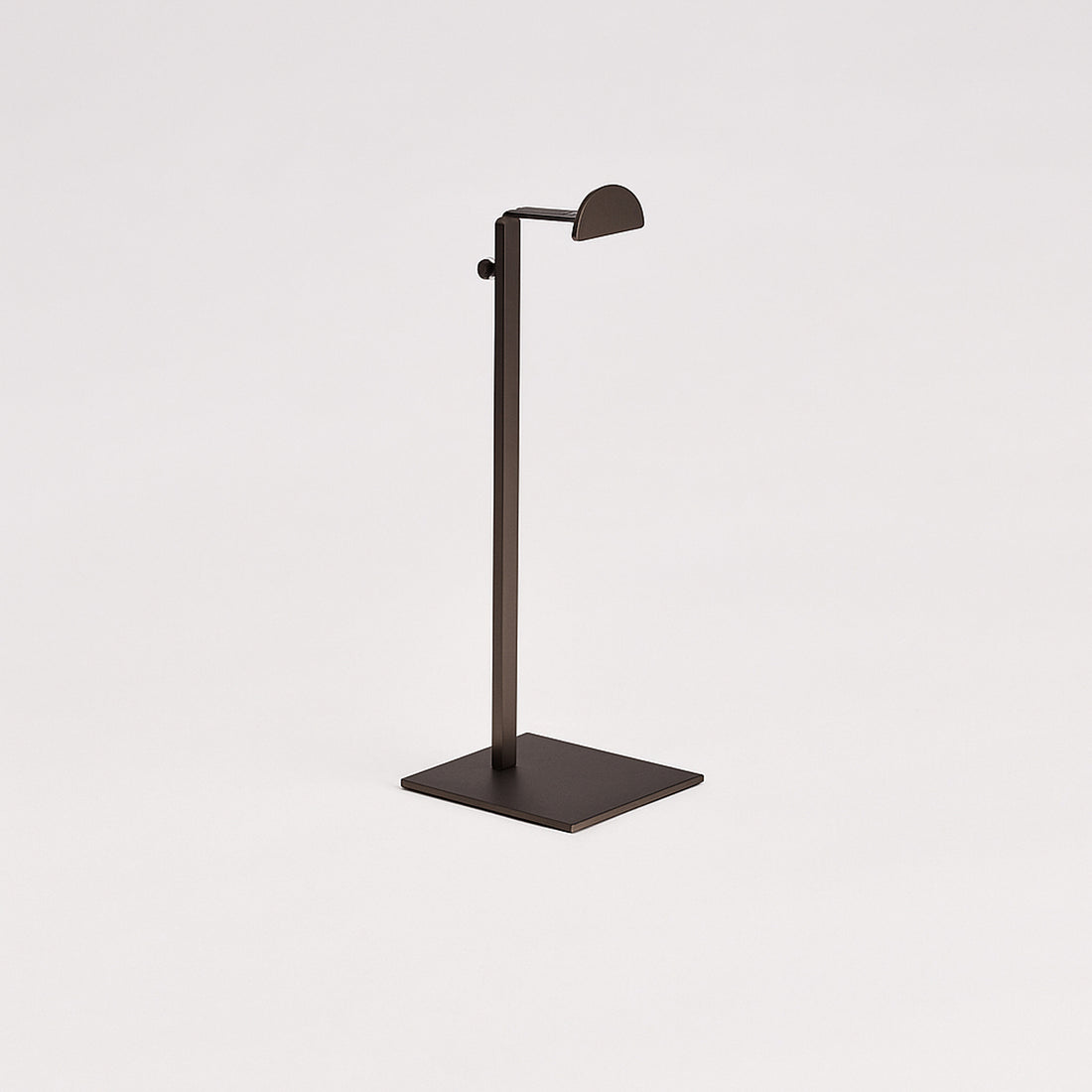 ADJUSTABLE METAL BAG DISPLAY