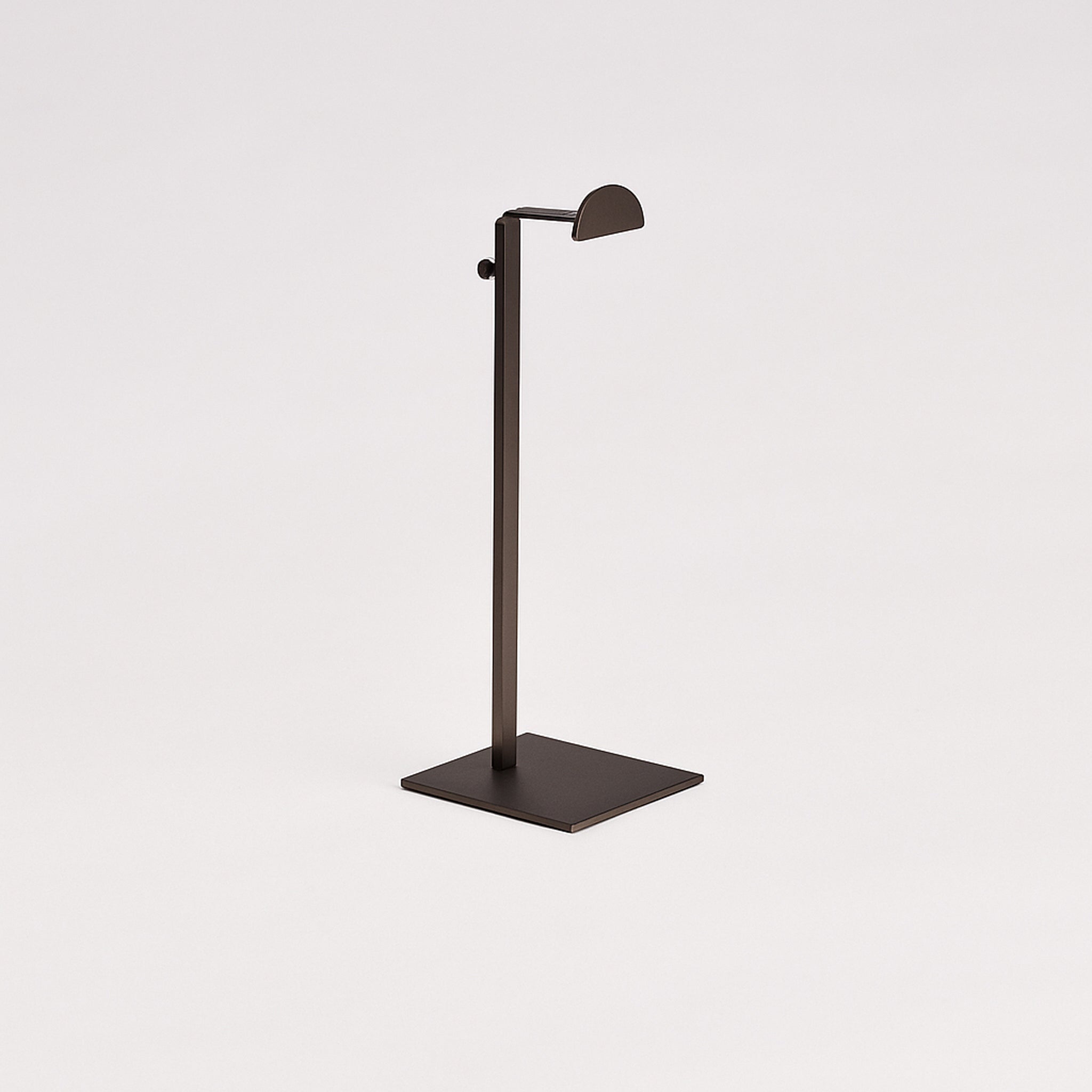 ADJUSTABLE METAL BAG DISPLAY