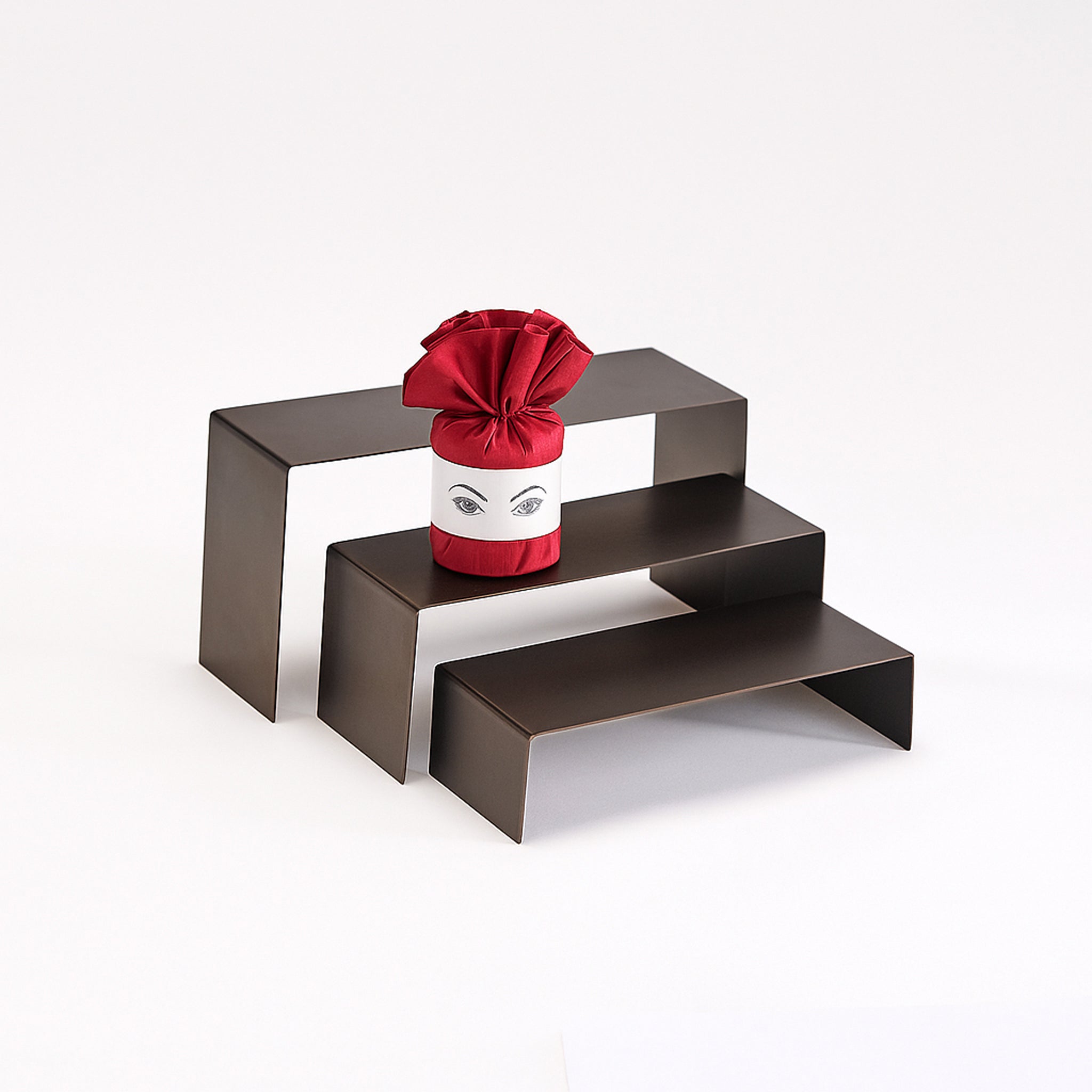 UNIVERSAL NESTING SET RISERS