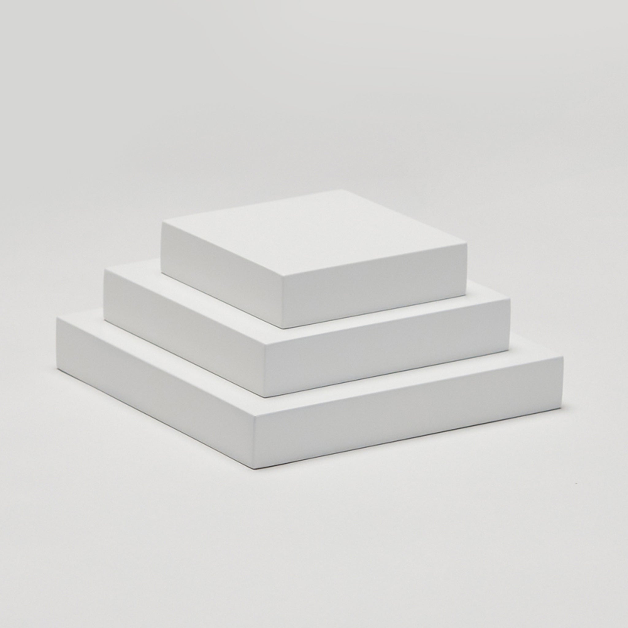 STRAIGHT EDGE DISPLAY RISER SQUARE